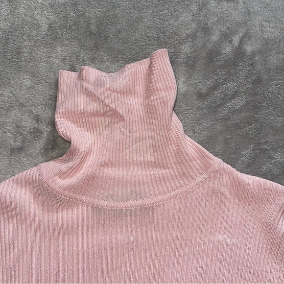 Turtle neck NEW sweater - Picture 3 of 5